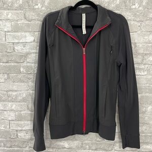 Lululemon Tactic Jacket
Soot / Royal Red